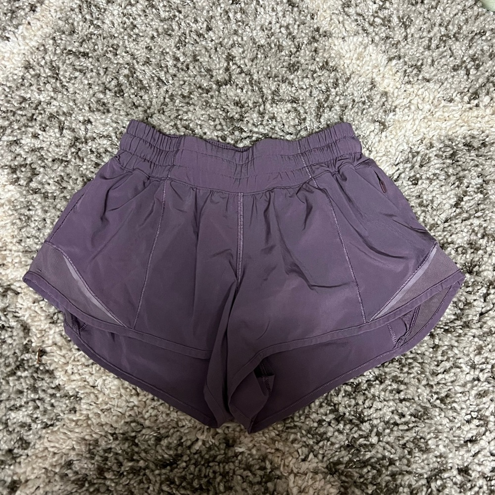 Lululemon hotty hot 2.5 inch